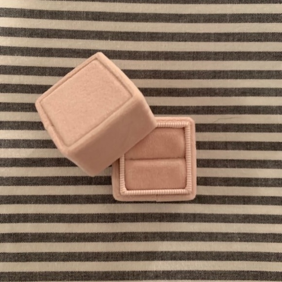 Wedding Ring Velvet Box - Picture 6 of 8